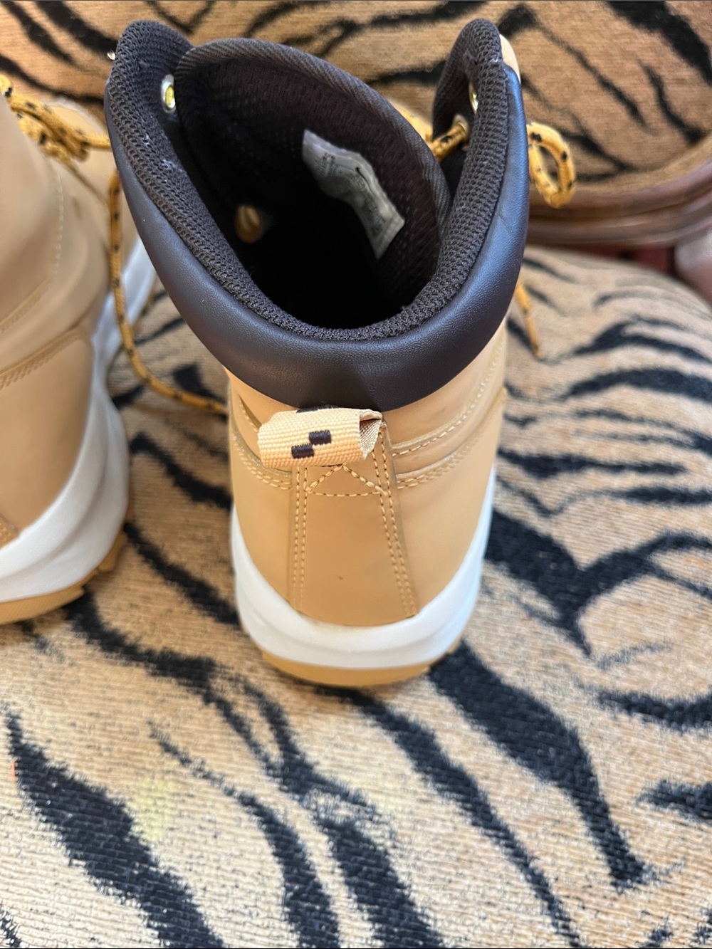 Nike Manoa Mens 8.5 Tan and Black Work Boot - Picture 16 of 16